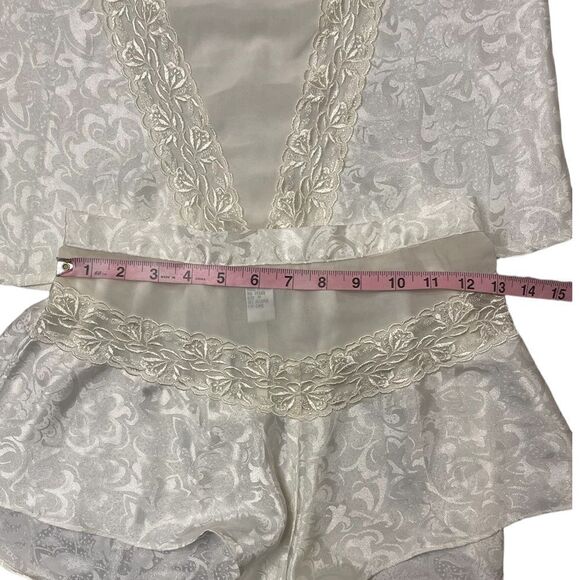 Sarah Spencer Vintage Cami & Short Set - Picture 13 of 16